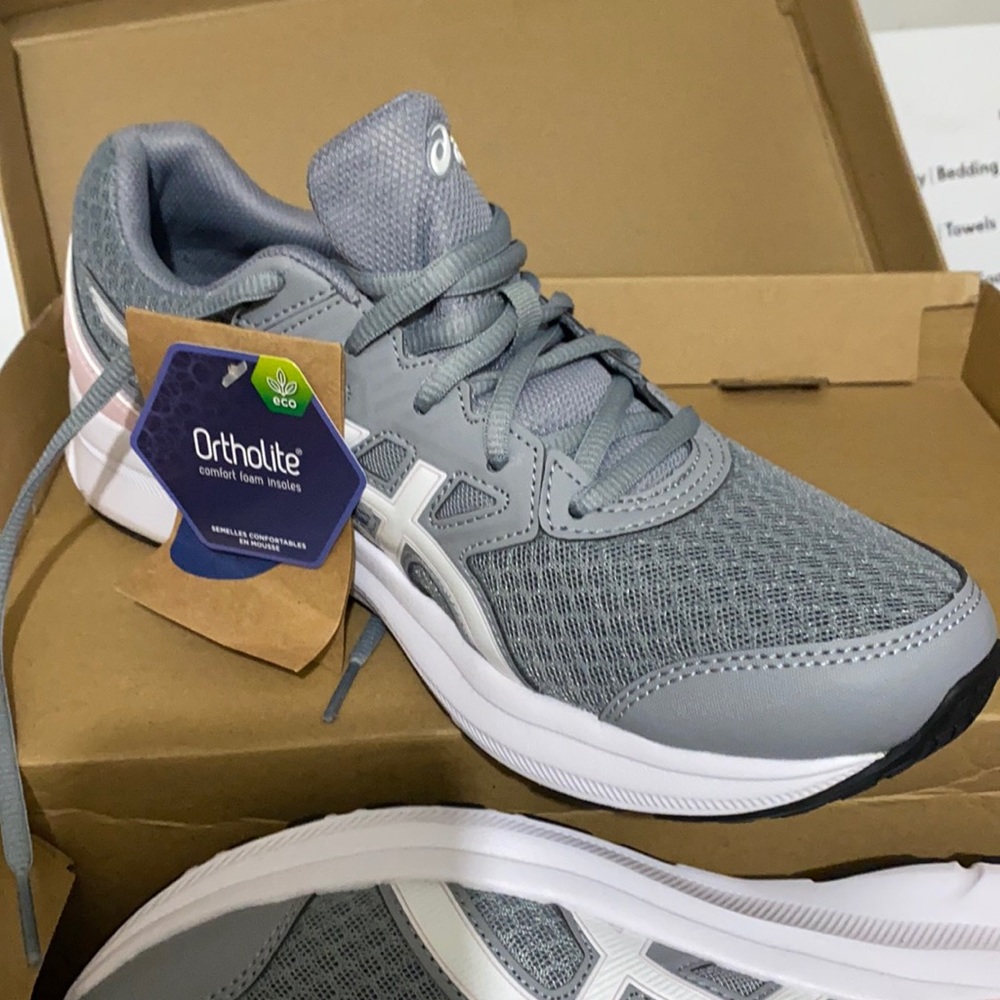 New in box size 9